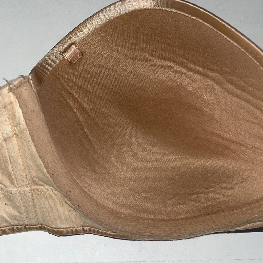 Victoria’s Secret Nude Very Sexy Strapless Push Up Underwire Bra